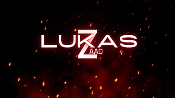 Gozando na bunda da morena no banho