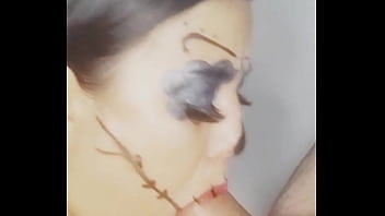 Esto es halloween mamada y garganta profunda corridas de semen para ella