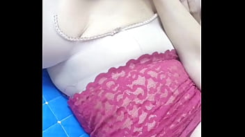 เย็ดสาวรุ่นแม่ คาชุดลูกไม้สีแดง ผลัดกันอมควยและเลียหี ก่อนเย็ดกัน