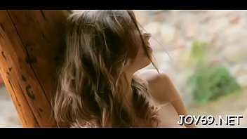 Solo girl rubs itching love tunnel