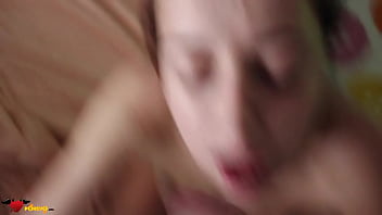 любит сосать