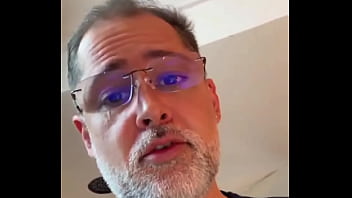 O flávio me gravou dando pra um pica de 26 cm ele não gostou muito mas por mim podia repetir gostei de fazer ele d