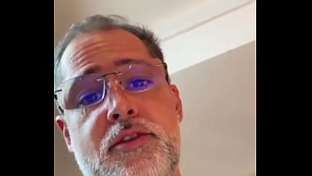 O flávio me gravou dando pra um pica de 26 cm ele não gostou muito mas por mim podia repetir gostei de fazer ele d