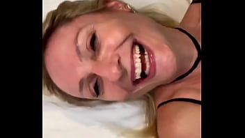 O flávio me gravou dando pra um pica de 26 cm ele não gostou muito mas por mim podia repetir gostei de fazer ele d