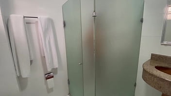 Olha o que a pernocas aprontou no hostel em sp