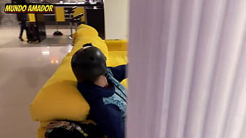 Magrinha gostosa fode cheia de tesão com astro porno