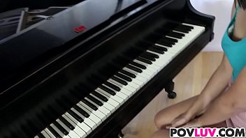 Fit beauty gets fucked