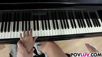 Fit beauty gets fucked