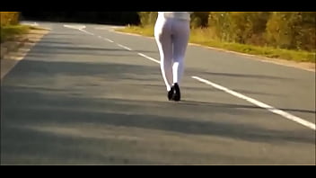 В разное время