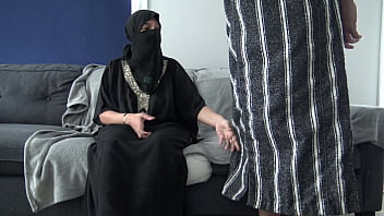 Middle eastern muslim milf in niqab