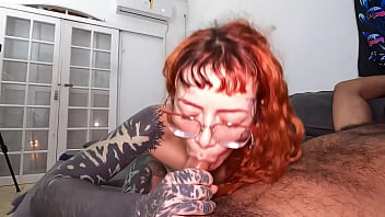 Namorado dela queria ver ela fudendo com outro enquanto fazia video chamada