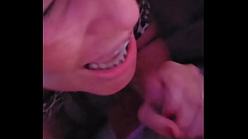 Deixei um desconhecido pega na minha buceta enquanto minha amiga transava no pelo no glory hole