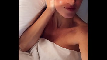 Coucou toin'oublies pas que je suis la milf la plus sal ope