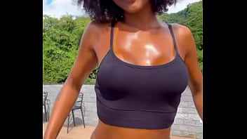 Olha que delícia esse bronze amor imagina peladinha