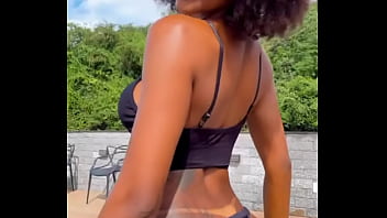 Olha que delícia esse bronze amor imagina peladinha