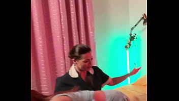 Empregada pegou a filha da patroa na putaria imagina o que ela fez depois