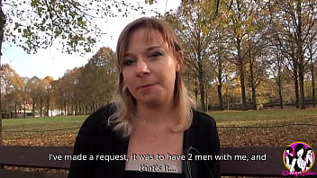 Mel having a good threesome