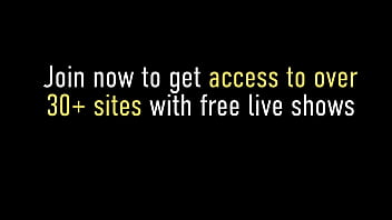 It's maxine x masturbating by using huge dildo & fast vibrator