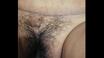 Mojandose sólita y le metíi dedo