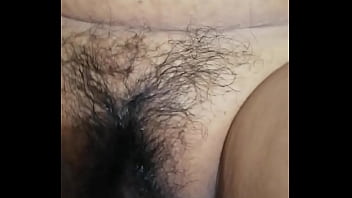 Mojandose sólita y le metíi dedo