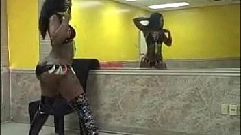 Make the plump black booty jump