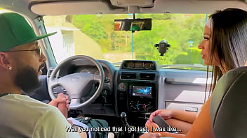 Latina brunette de enorme culo redondo es recogida y follada por gran verga dura dentro de un auto en su estrecho coño húmedo hasta que se corre Latina brunette de enorme culo redondo es recogida y follada por gran verga dura dentro de un auto en su estrecho coño húmedo hasta que se corre