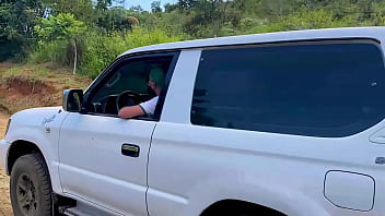 Latina brunette de enorme culo redondo es recogida y follada por gran verga dura dentro de un auto en su estrecho coño húmedo hasta que se corre Latina brunette de enorme culo redondo es recogida y follada por gran verga dura dentro de un auto en su estrecho coño húmedo hasta que se corre