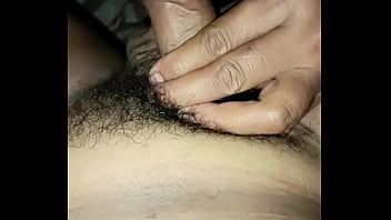 Tante lia suka nyepong kontol brondong Tante lia suka nyepong kontol brondong