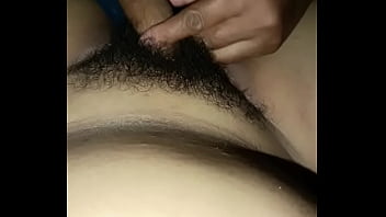 Tante lia suka nyepong kontol brondong