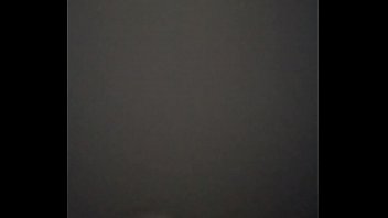 Espiando En Baño Público thumbnail