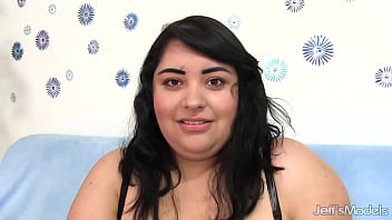 Pretty fatty paige jensen toys her pussy to orgasm