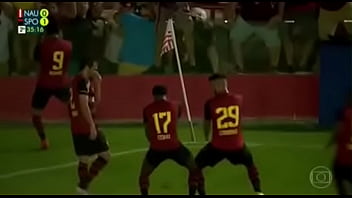 Botando na galeguinha