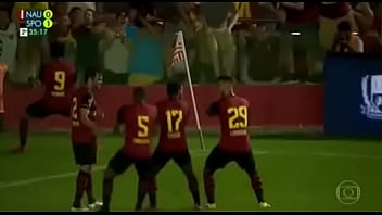 Botando na galeguinha