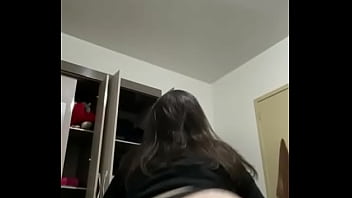 Safada rebolando o bundao