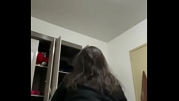 Safada rebolando o bundao