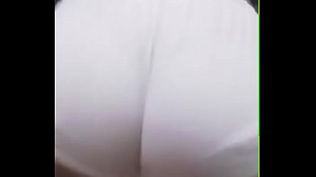 Isah moraes dancando mc wm e os cretinos treme treme