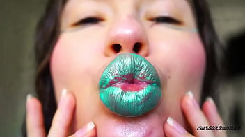 Sensual glossy minty kiss