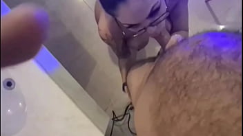 Os melhores boquetes com gozada na boquinha gulosa