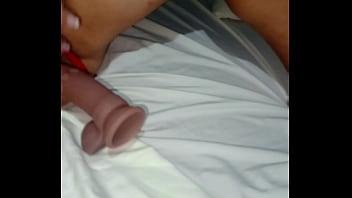 Pov playing with a mature milf's pussy i put a huge dildo in her while i masturbate her clitoris with a vibrator Pov playing with a mature milf's pussy i put a huge dildo in her while i masturbate her clitoris with a vibrator