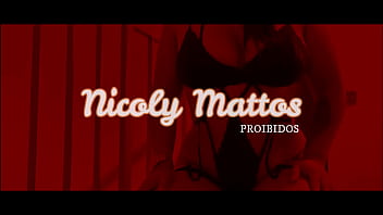 Mijando com meu bucetão no banheiro