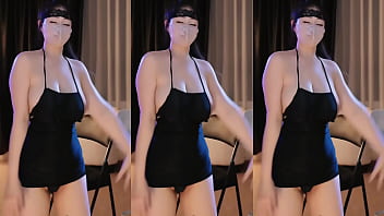 这身材真挺震撼的 丁字蕾丝露内 诱惑开腿舞蹈