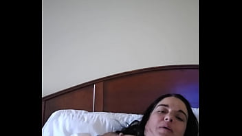 Petite emy angel adore se toucher