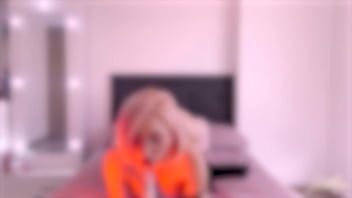 Mommy wants to get naugthy leela moon