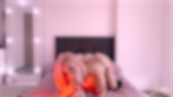 Mommy wants to get naugthy leela moon