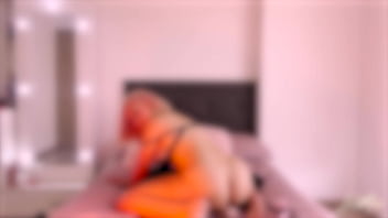 Mommy wants to get naugthy leela moon