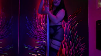 Me exibir pro amigo do meu marido transamos gostoso ele encheu minha boca de porra