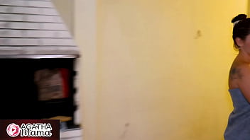 Agatha mama a inquilina milf tarada part 2 ação grátis