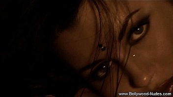 An arousing bollywood ritual