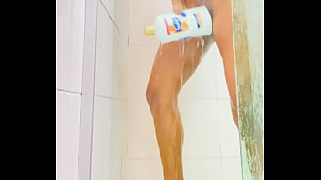 Colocaram uma câmera escondida no banheiro