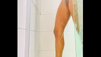 Colocaram uma câmera escondida no banheiro